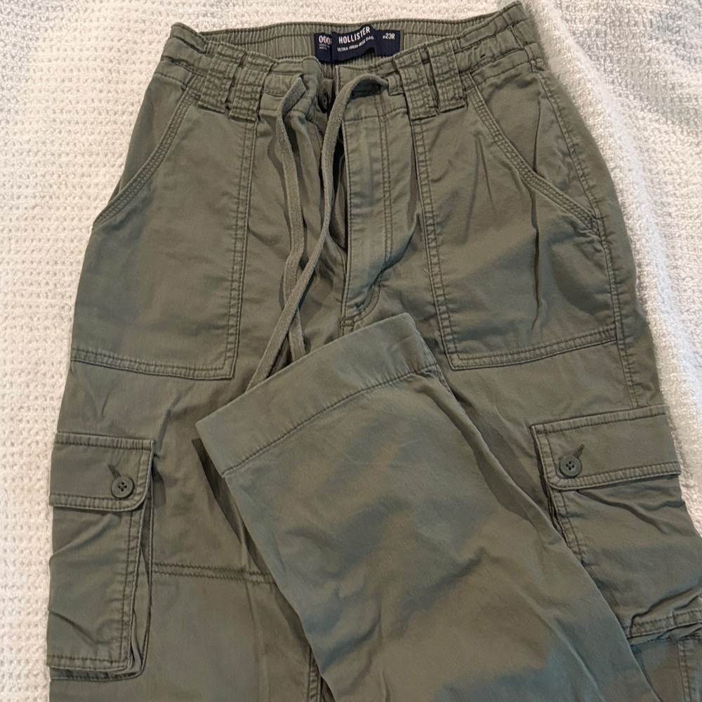 Hollister Men's Sage Cargo Pants